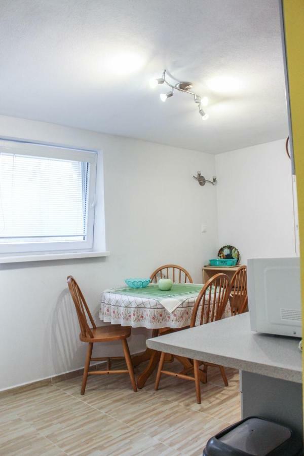 Apartman Marta Banka Екстериор снимка